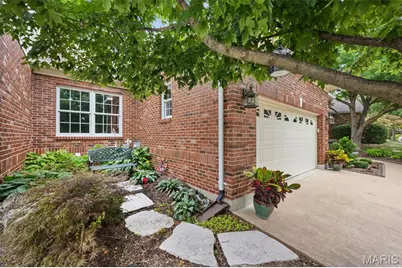 3929 Courtyard Place Drive, Sunset Hills, MO 63127 - Photo 4