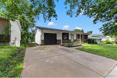 2693 Creekwood Manor Lane, Unincorporated, MO 63125 - Photo 2