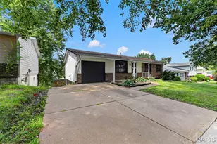 2693 Creekwood Manor Ln, Unincorporated, MO 63125 - Photo 2