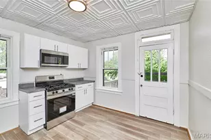 5021 Ray Ave, Saint Louis, MO 63116 - Photo 12