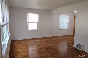 10522 Byfield Dr, Bellefontaine Neighbors, MO 63137 - Photo 2