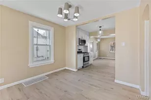 8257 Watson Rd, Saint Louis, MO 63119 - Photo 6