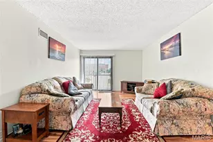 1279 Guelbreth Lane, Saint Louis, MO 63146 - Photo 4