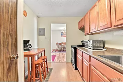 1279 Guelbreth Lane #301, Saint Louis, MO 63146 - Photo 8