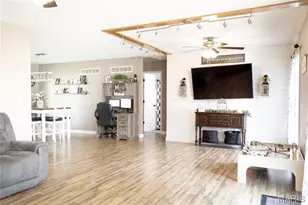 305 W Hillside Dr, Farmington, MO 63640 - Photo 2