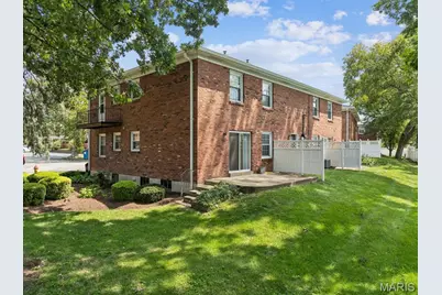 624 Candleberry Court #B, Kirkwood, MO 63122 - Photo 2