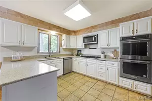 13238 Pine Tree Lake Dr, Town and Country, MO 63017 - Photo 12