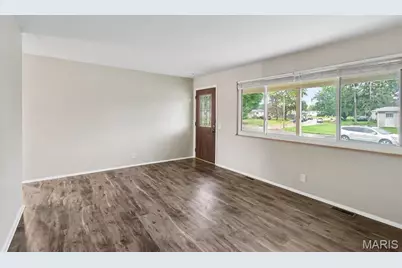 2250 Rivoli Place, Florissant, MO 63031 - Photo 2