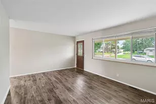 2250 Rivoli Pl, Florissant, MO 63031 - Photo 2