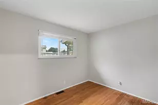 2250 Rivoli Pl, Florissant, MO 63031 - Photo 12