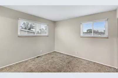 2250 Rivoli Place, Florissant, MO 63031 - Photo 8