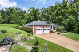 2345 Maybrook Ln, Kirkwood, MO 63122 - Photo 68