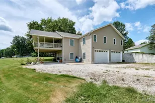 55 Lakeview Cir, Elsberry, MO 63343 - Photo 1