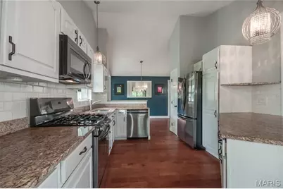 1035 Johanna Drive, Ballwin, MO 63021 - Photo 6