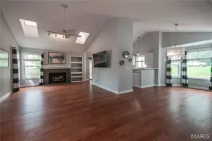 1035 Johanna Dr, Ballwin, MO 63021 - Photo 2