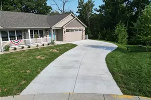 302 Anthony Cir, Byrnes Mill, MO 63051 - Photo 4
