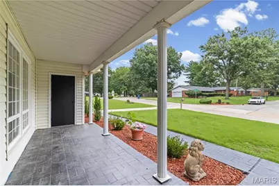 1515 Lisa Drive, Florissant, MO 63033 - Photo 6