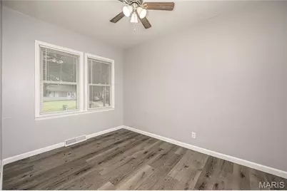 8136 Ellerton Avenue, Saint Louis, MO 63114 - Photo 12