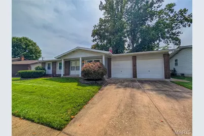 5 Windsong Court, Florissant, MO 63031 - Photo 2