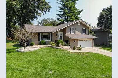 12 Pyrenees Drive, Lake Saint Louis, MO 63367 - Photo 2