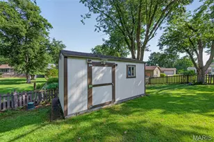 815 Pine Village Ct, Ballwin, MO 63021 - Photo 34