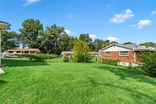 944 Lebon Dr, Bellefontaine Neighbors, MO 63137 - Photo 6