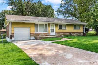 944 Lebon Drive, Bellefontaine Neighbors, MO 63137 - Photo 2