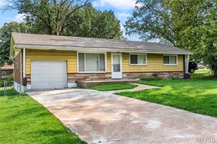 944 Lebon Dr, Bellefontaine Neighbors, MO 63137 - Photo 2