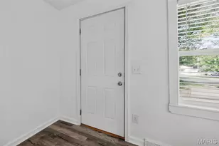 546 Chestnut St, Hawk Point, MO 63349 - Photo 8