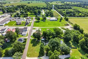 546 Chestnut St, Hawk Point, MO 63349 - Photo 42