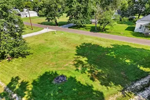 546 Chestnut St, Hawk Point, MO 63349 - Photo 48