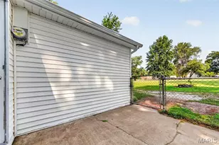 546 Chestnut St, Hawk Point, MO 63349 - Photo 38