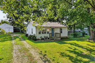 546 Chestnut St, Hawk Point, MO 63349 - Photo 1