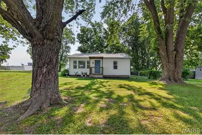 546 Chestnut Street, Hawk Point, MO 63349 - Photo 2