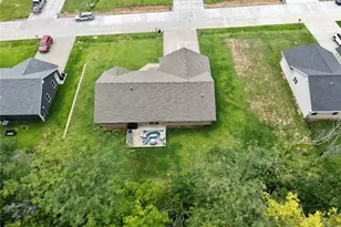 4024 Breckenridge Dr, Hannibal, MO 63401 - Photo 2