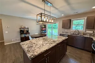 4024 Breckenridge Dr, Hannibal, MO 63401 - Photo 6