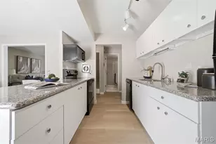 1120 Beau Jardin Ct, Saint Louis, MO 63146 - Photo 12