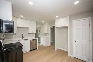 7706 Genesta St, Affton, MO 63123 - Photo 8