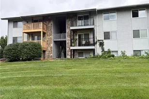1812 Gascony Parc Dr, Lake Saint Louis, MO 63367 - Photo 2