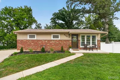 628 Sessions Avenue, Saint Louis, MO 63126 - Photo 1