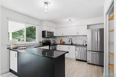 2366 Villager Park Court, Maryland Heights, MO 63043 - Photo 6