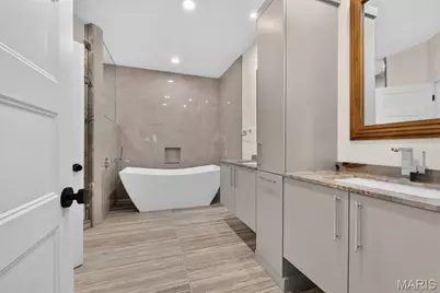 2217 Croydon Walk, Crystal Lake Park, MO 63131 - Photo 16