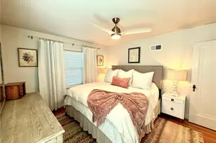 22 Stratford Ln, Brentwood, MO 63144 - Photo 12