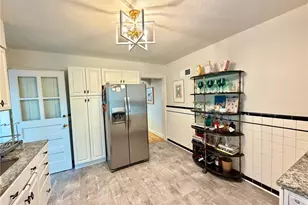 22 Stratford Ln, Brentwood, MO 63144 - Photo 4