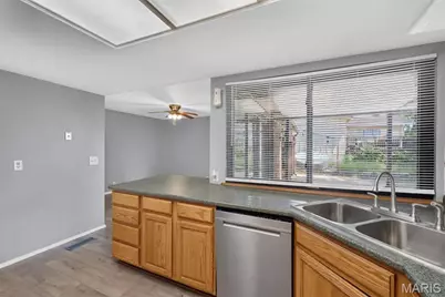 3608 Whispering Woods Drive, Florissant, MO 63031 - Photo 16