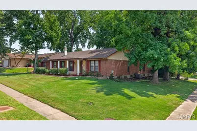 3608 Whispering Woods Drive, Florissant, MO 63031 - Photo 4