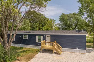 115 High St, Truxton, MO 63381 - Photo 2