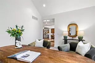 12854 Goodson Rd, Saint Louis, MO 63131 - Photo 8