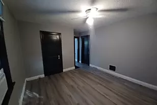 8328 Strathmore Pl, Saint Louis, MO 63136 - Photo 6