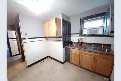 8328 Strathmore Place, Saint Louis, MO 63136 - Photo 4